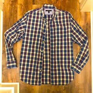 Men’s medium Banana Republic plaid button up shirt